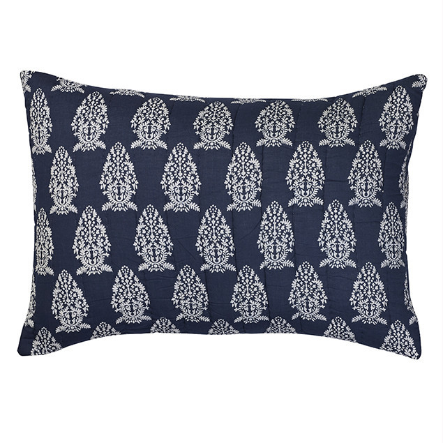 Sham white Impression on navy cotton