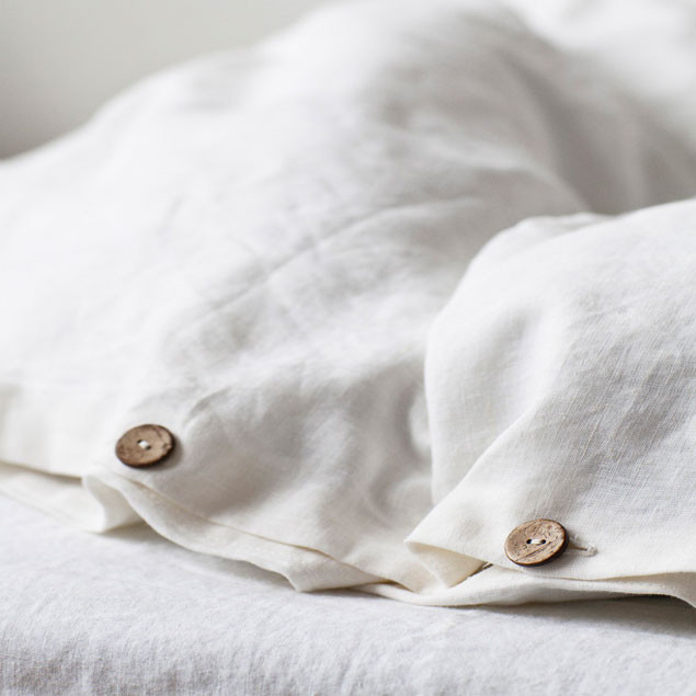 Linen Duvet Cover White & Pillowcase Set: Linen Duvet brown buttons